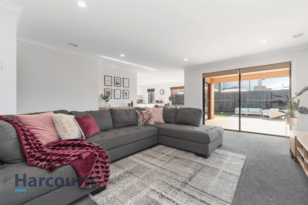 69 Lats Avenue, Carrum Downs, VIC 3201