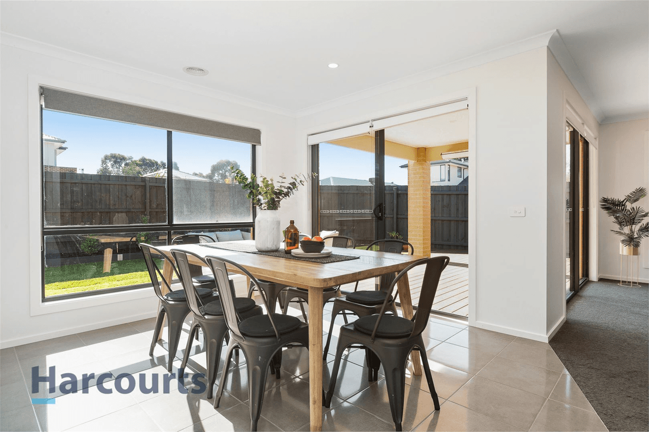 69 Lats Avenue, Carrum Downs, VIC 3201