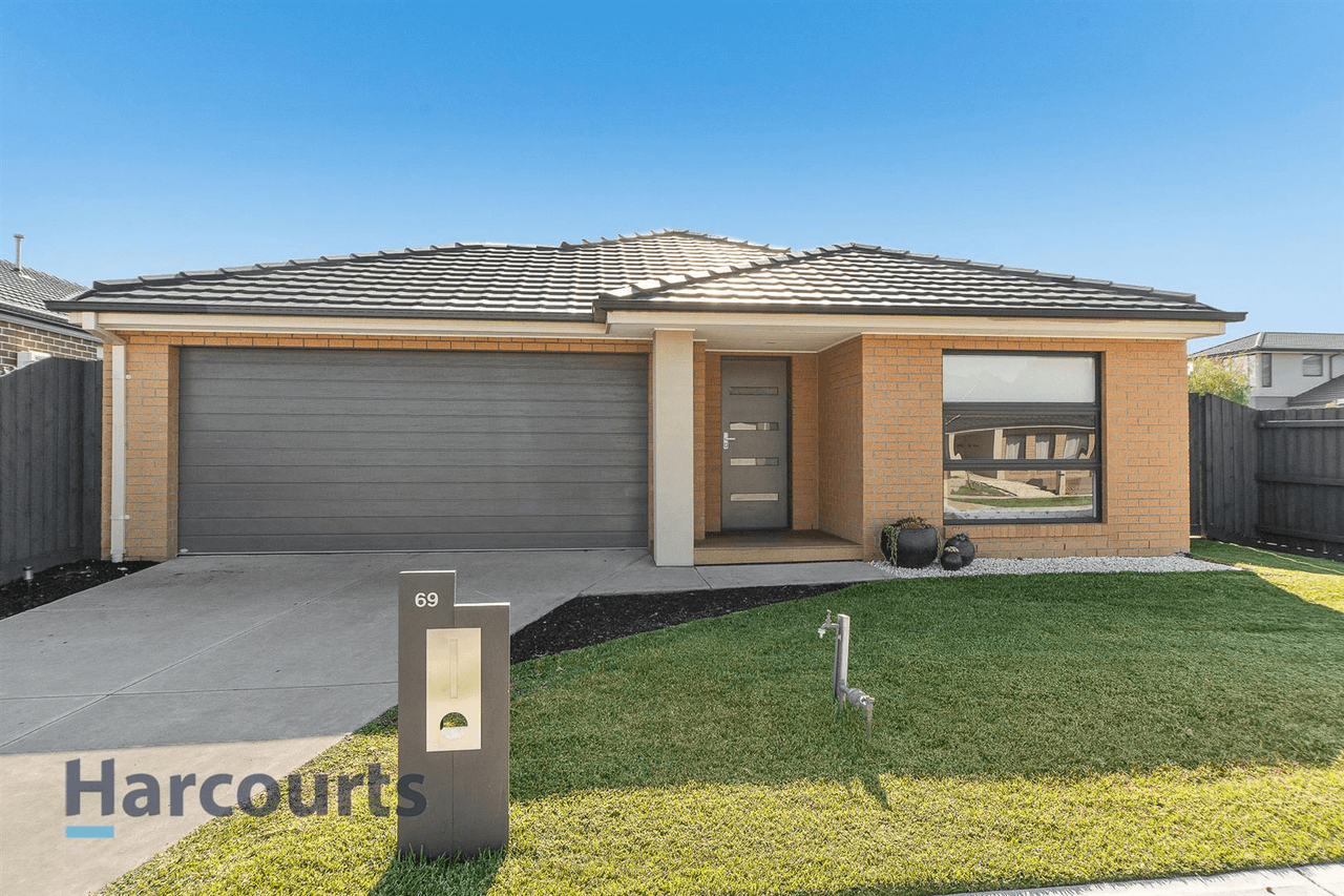 69 Lats Avenue, Carrum Downs, VIC 3201