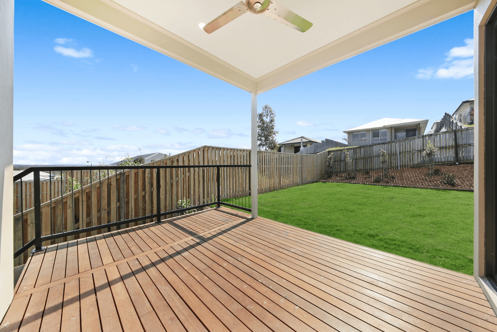 8 Tash Court, WATERFORD, QLD 4133