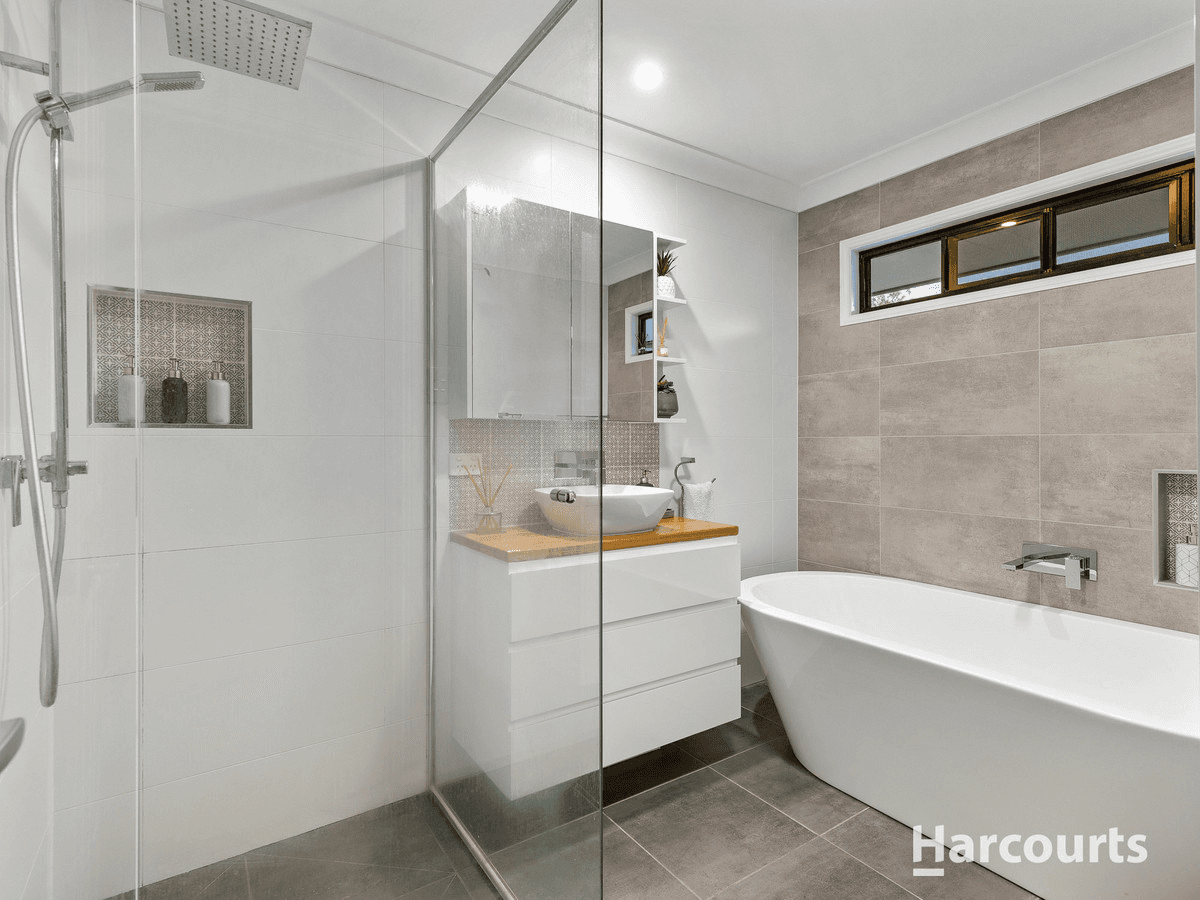 10 Cormorant Close, Cashmere, QLD 4500