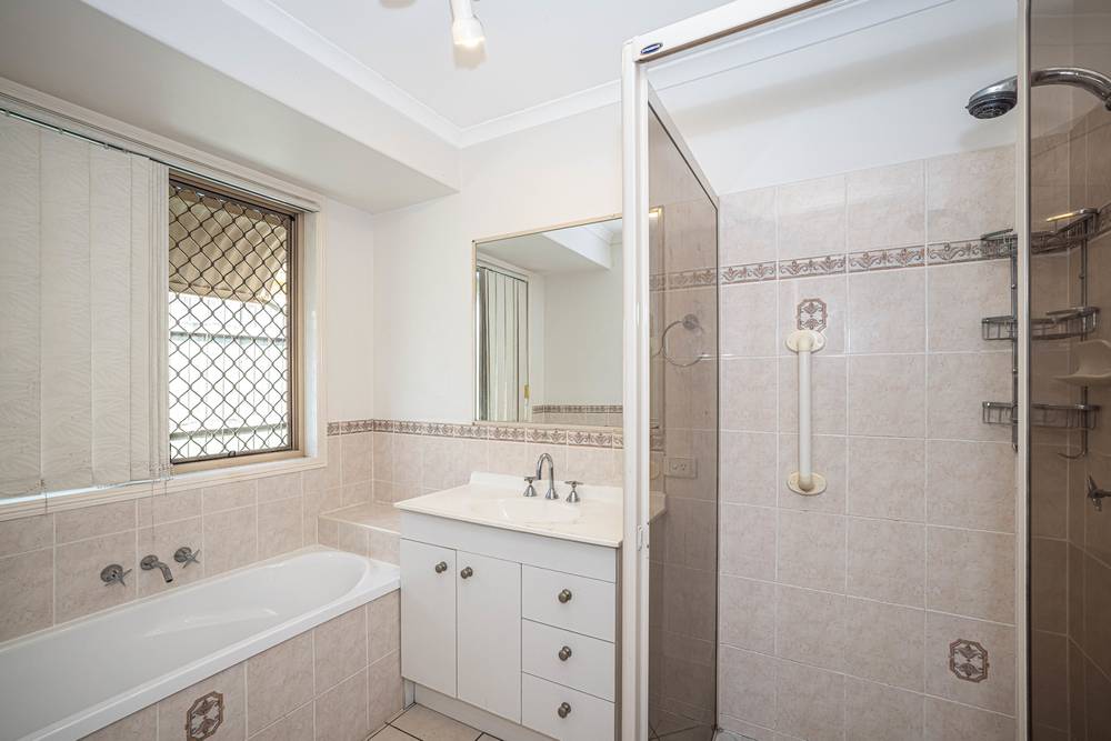 15 Monavale Court, Sandstone Point, QLD 4511