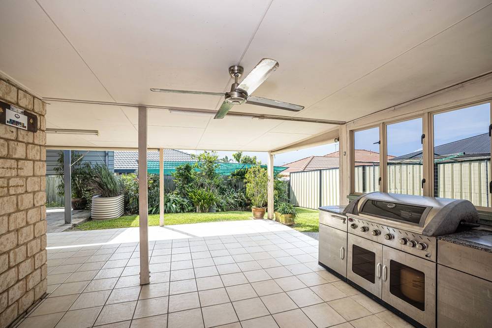 15 Monavale Court, Sandstone Point, QLD 4511