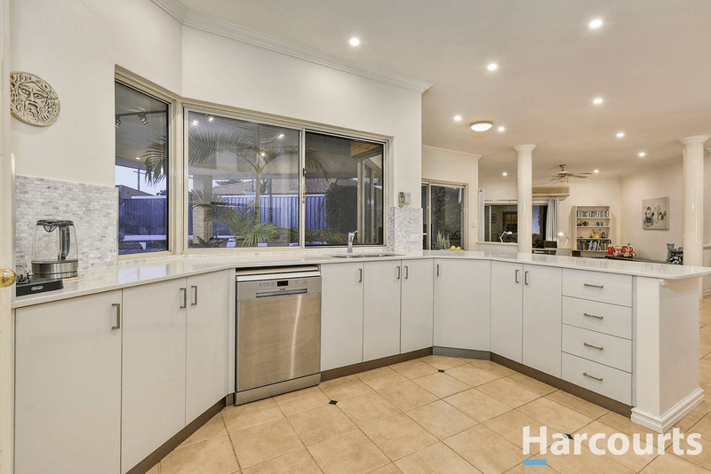 8 Meakins Court, Bayswater, WA 6053