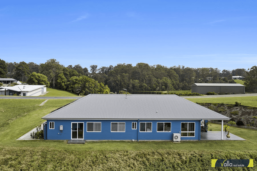 86 LAKEVIEW CLOSE, NORTH MACKSVILLE, NSW 2447