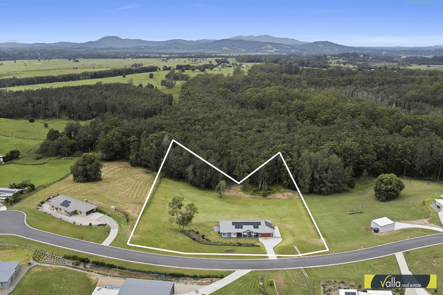 86 LAKEVIEW CLOSE, NORTH MACKSVILLE, NSW 2447