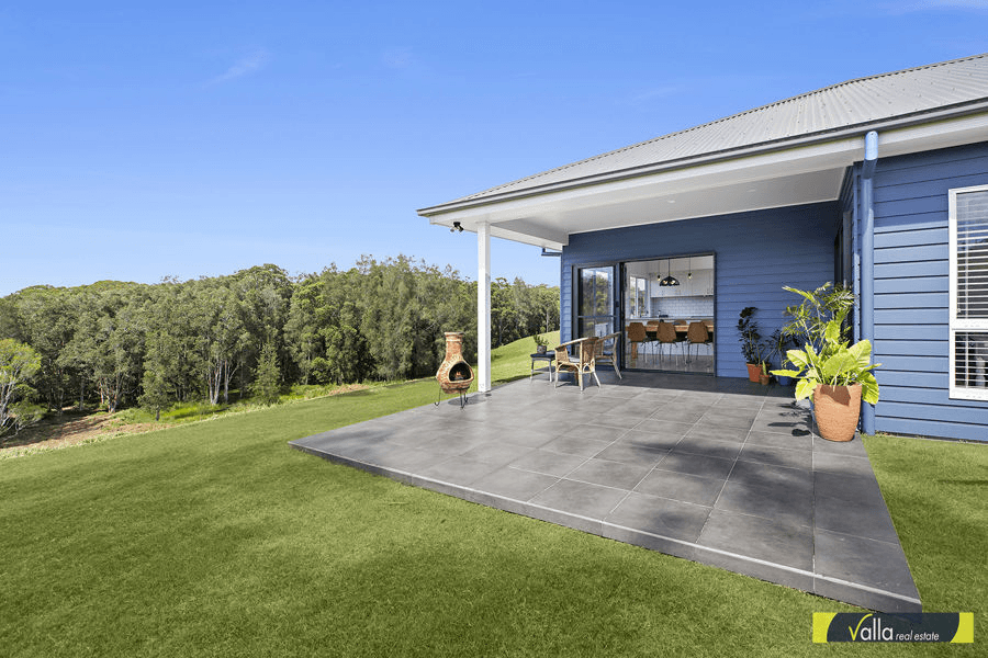 86 LAKEVIEW CLOSE, NORTH MACKSVILLE, NSW 2447