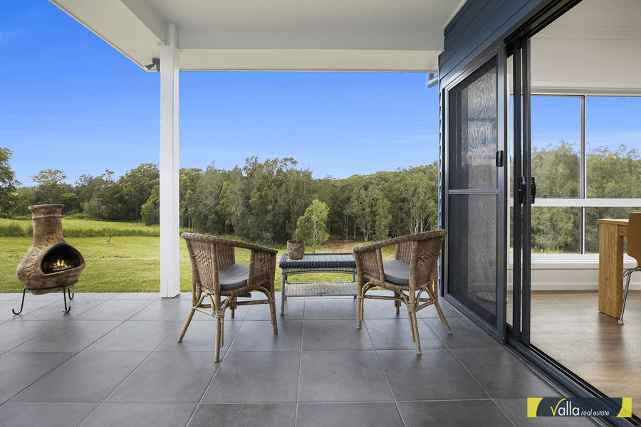 86 LAKEVIEW CLOSE, NORTH MACKSVILLE, NSW 2447