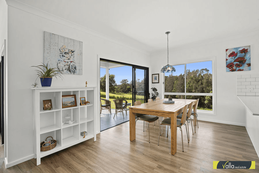 86 LAKEVIEW CLOSE, NORTH MACKSVILLE, NSW 2447