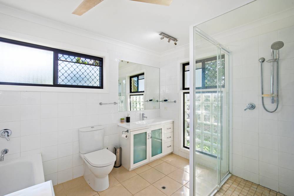 41 Kalimna Drive, BROADBEACH WATERS, QLD 4218