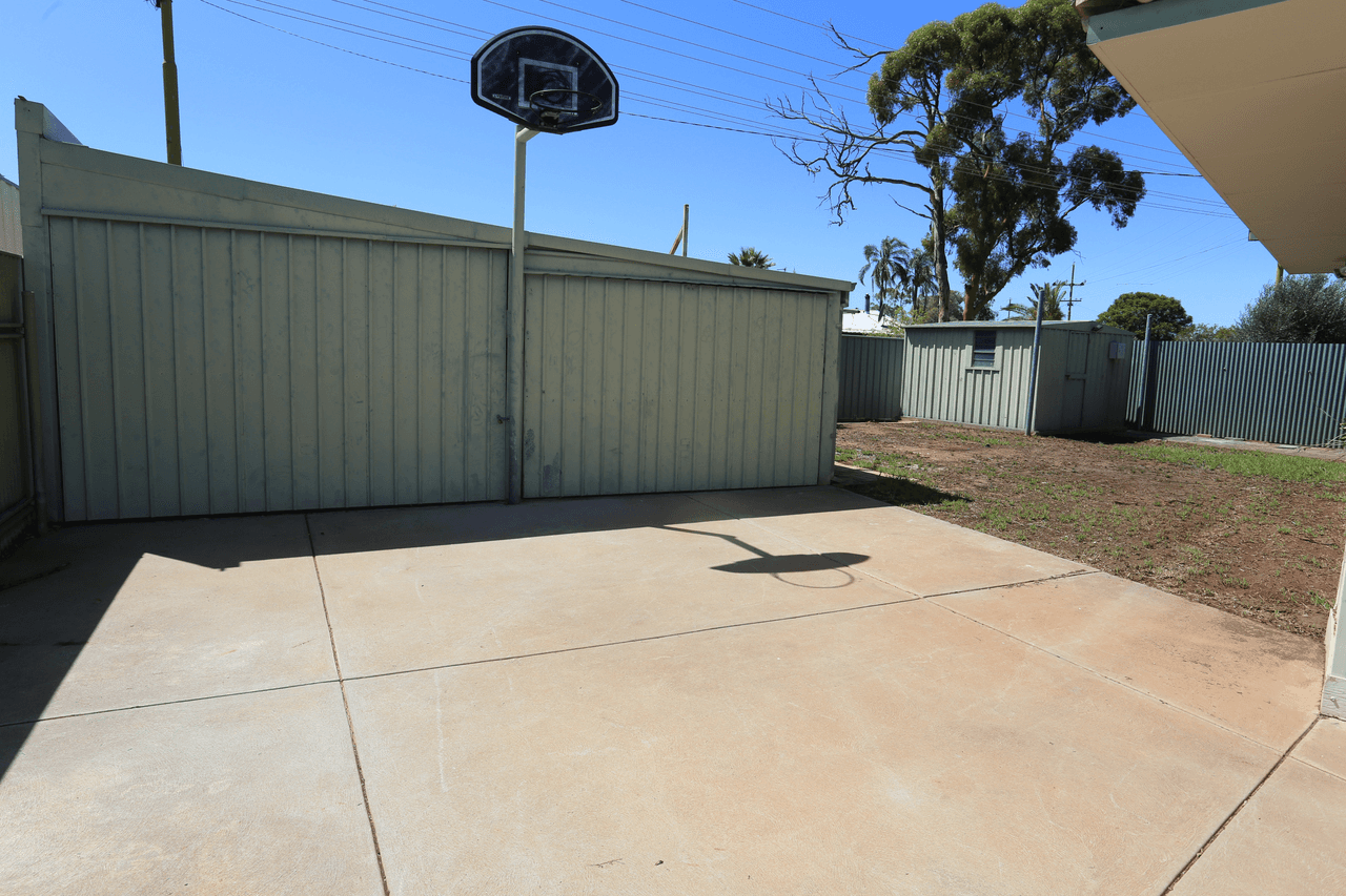 34 Mallee Drive, KAMBALDA WEST, WA 6442