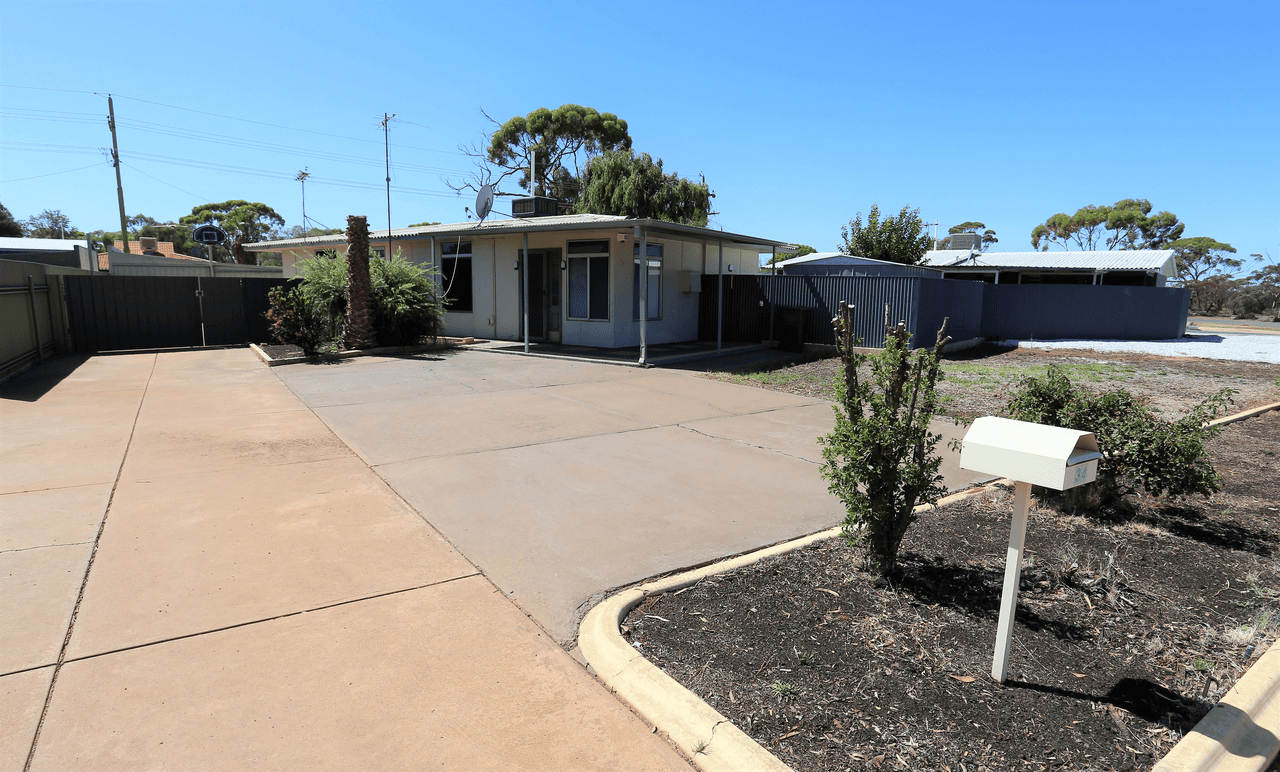 34 Mallee Drive, KAMBALDA WEST, WA 6442