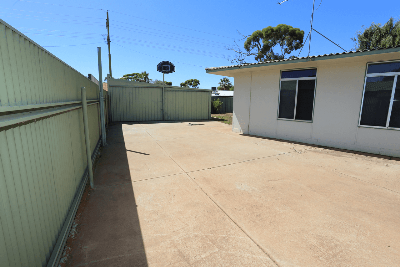 34 Mallee Drive, KAMBALDA WEST, WA 6442