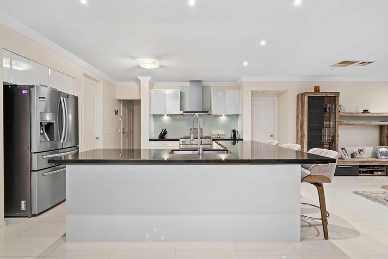 87 Linacre Drive, BUNDOORA, VIC 3083