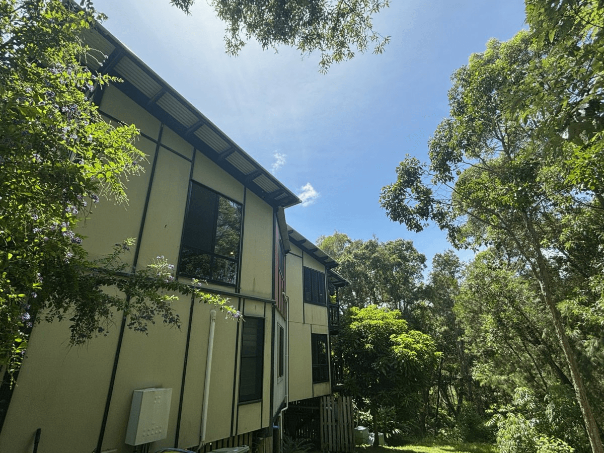 2-4 Camena Street, MACLEAY ISLAND, QLD 4184