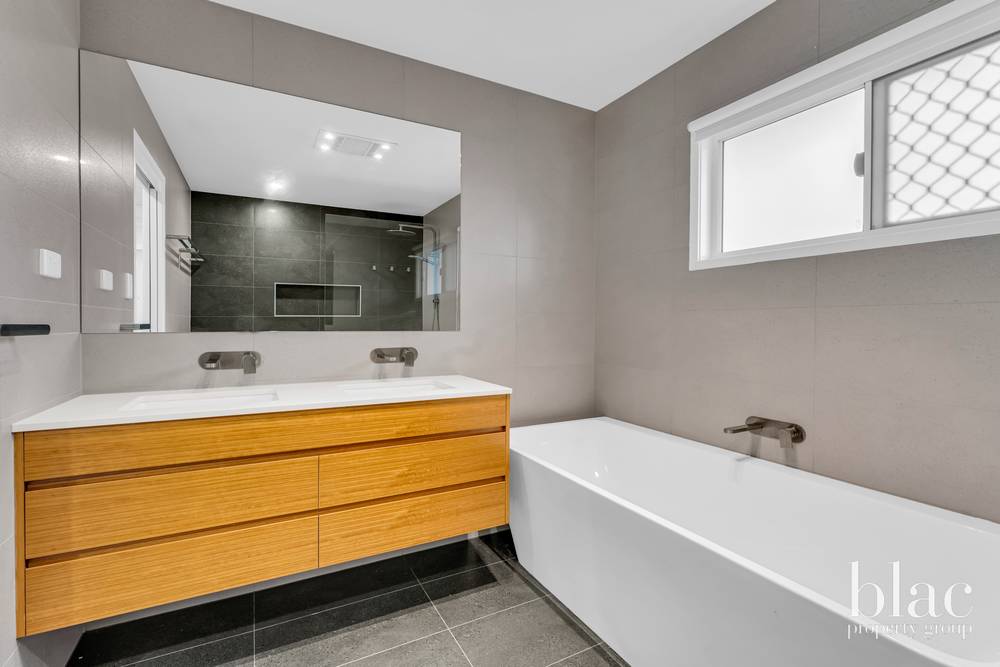 24 Golden Avenue, KALLANGUR, QLD 4503