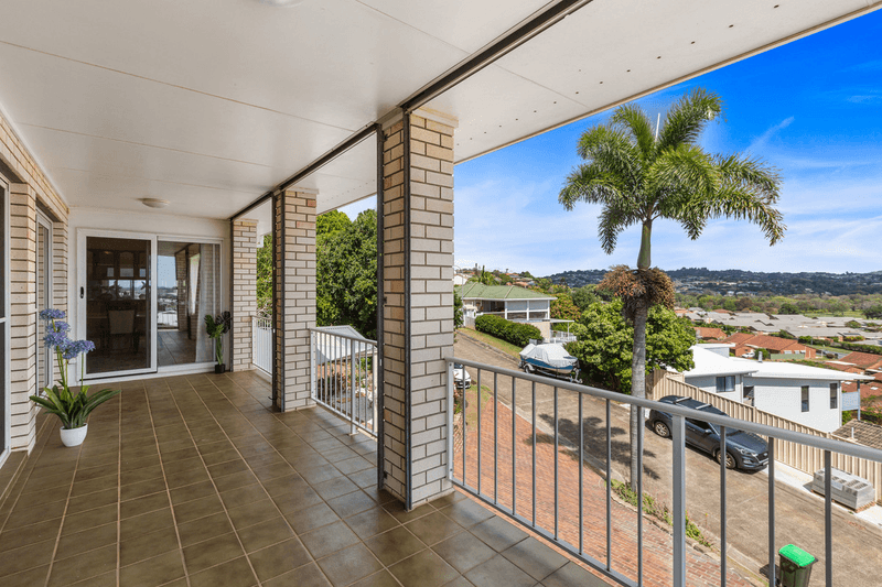 28 St Andrews Way, Banora Point, NSW 2486