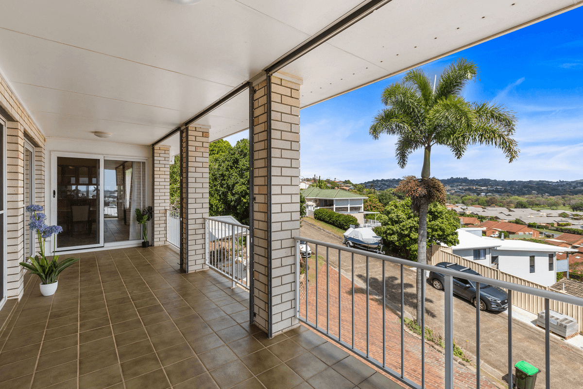 28 St Andrews Way, Banora Point, NSW 2486