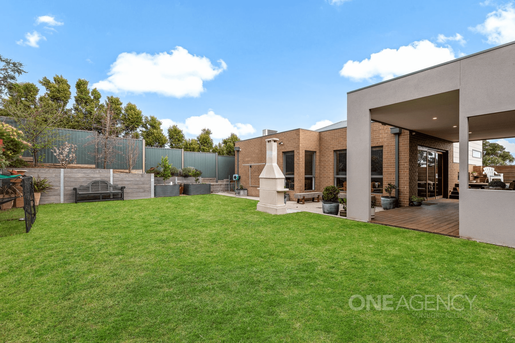 141 Belleview Drive, Sunbury, VIC 3429