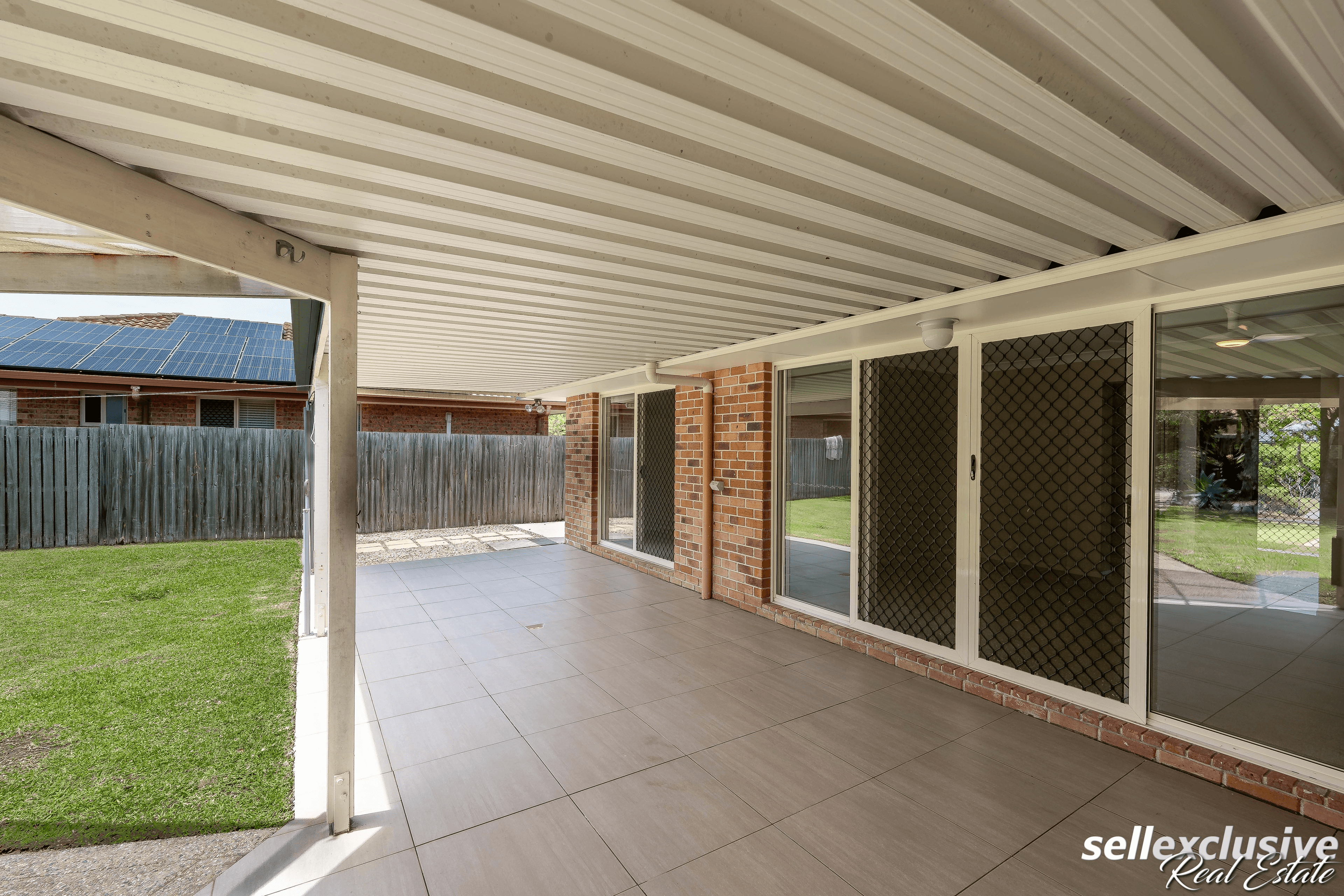 5 Smout Court, Sandstone Point, QLD 4511