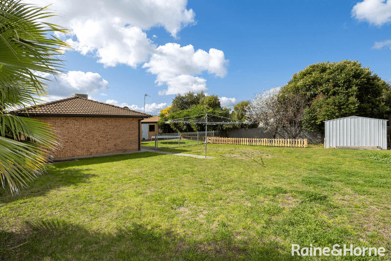 109 Undurra Drive, GLENFIELD PARK, NSW 2650