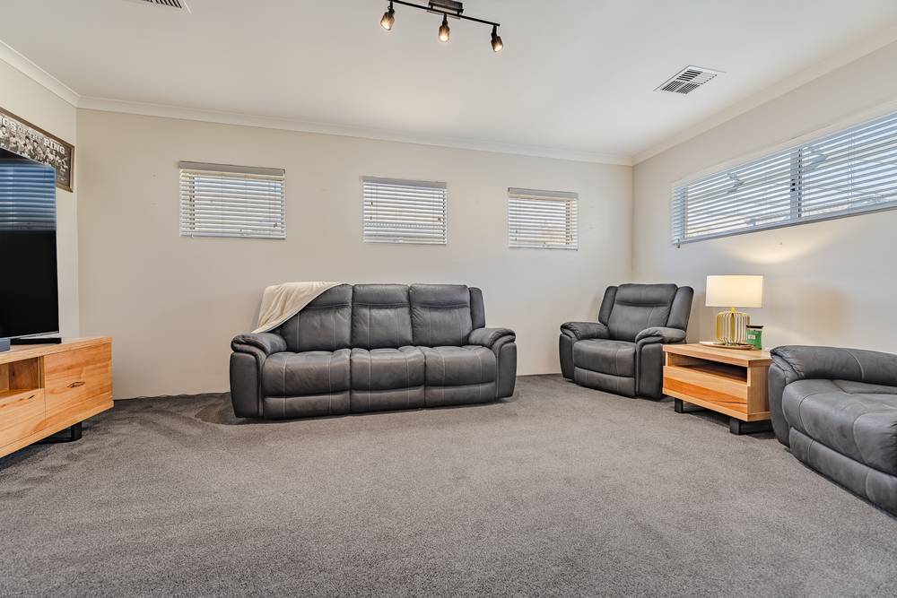 27 Eldorado Loop, Meadow Springs, WA 6210