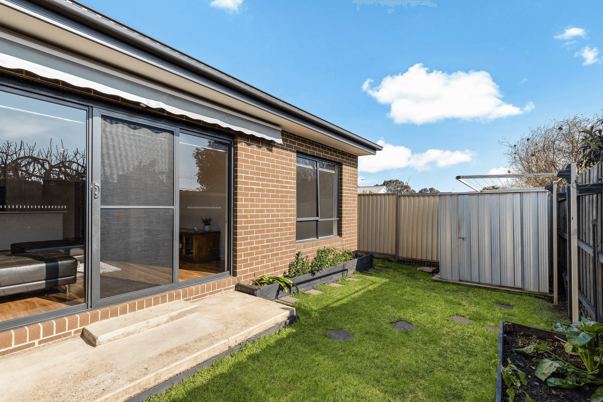 2/8 Shirley Street, St Albans, VIC 3021