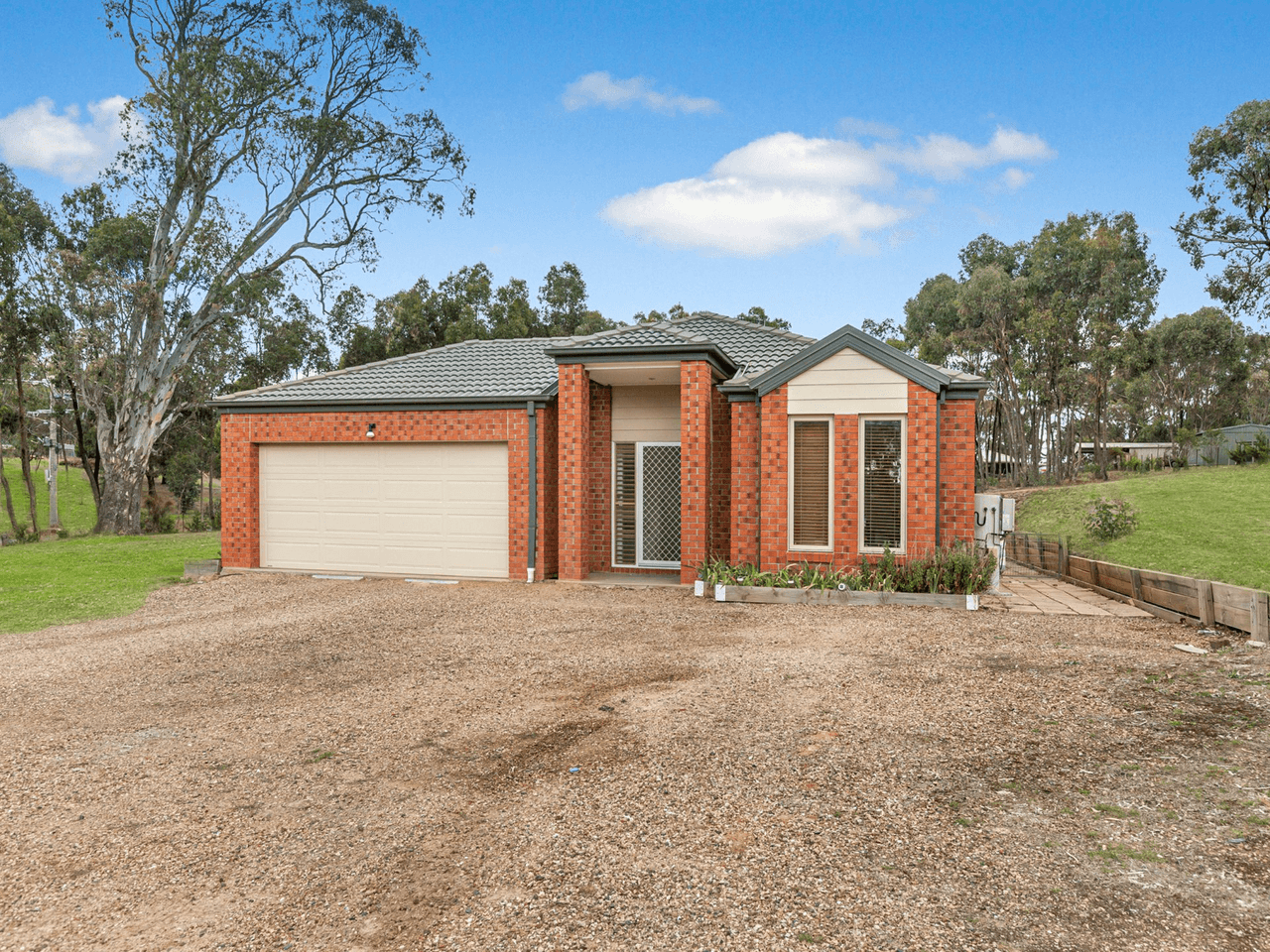 7 Derek Drive, BROADFORD, VIC 3658