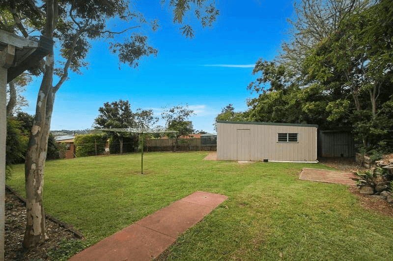 10 Holberton Street, ROCKVILLE, QLD 4350