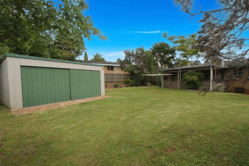 10 Holberton Street, ROCKVILLE, QLD 4350