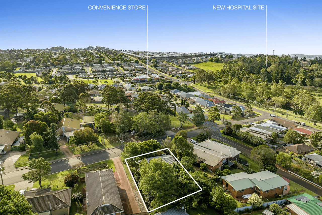 10 Holberton Street, ROCKVILLE, QLD 4350