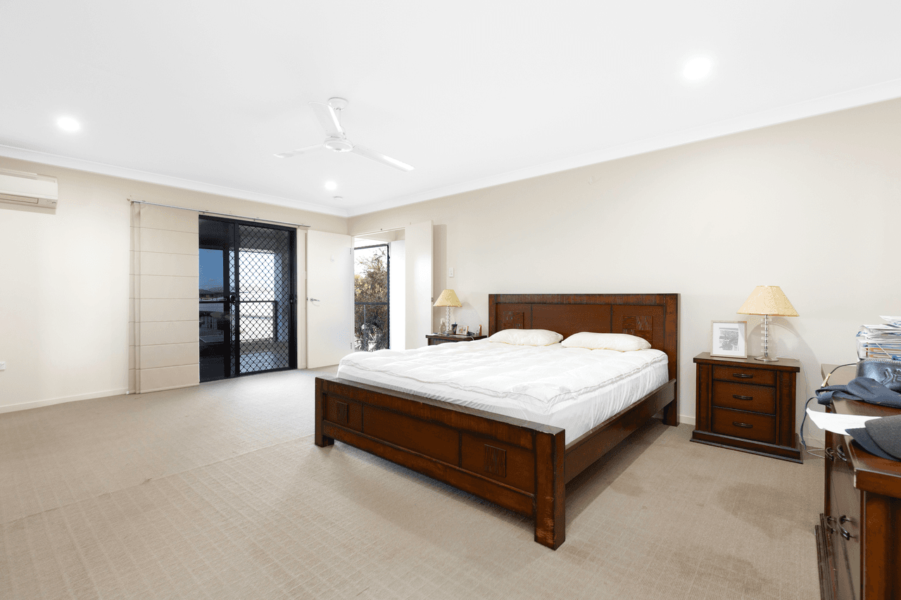 2 Woden Crescent, OORALEA, QLD 4740