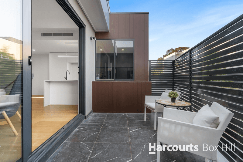 4/2 Lord Street, Doncaster East, VIC 3109