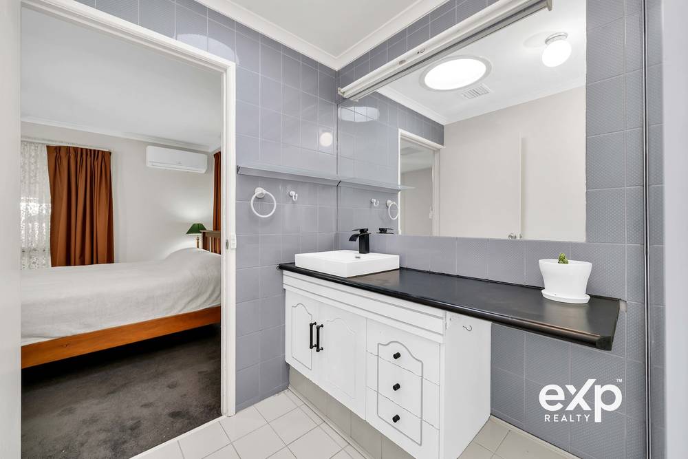 13 Francis Crescent, Salisbury Heights, SA 5109