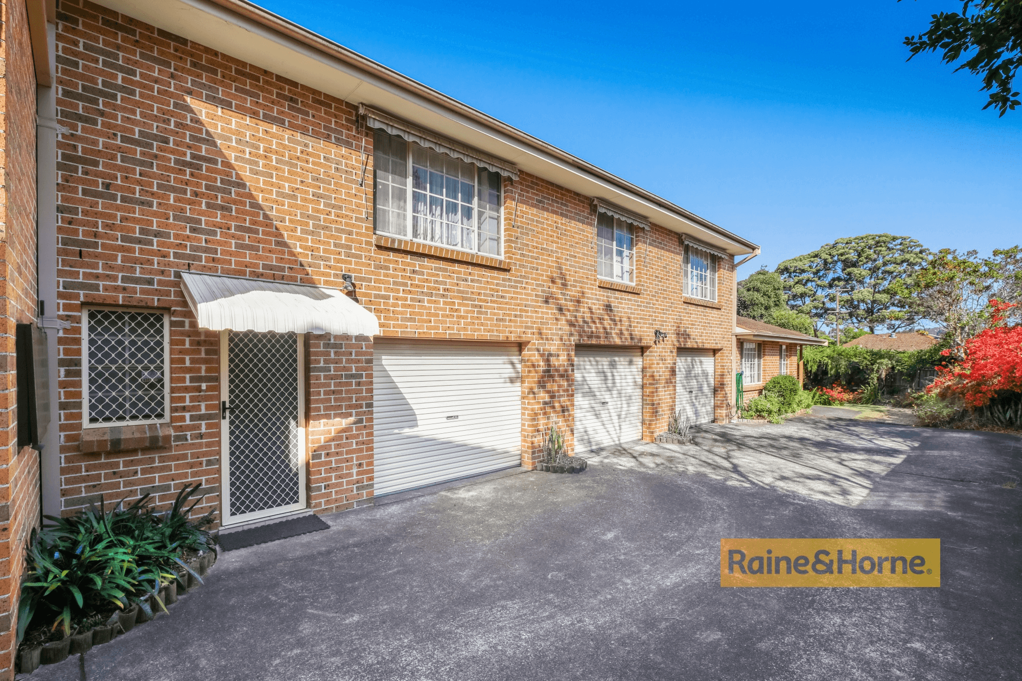 2/44 Paton Street, WOY WOY, NSW 2256