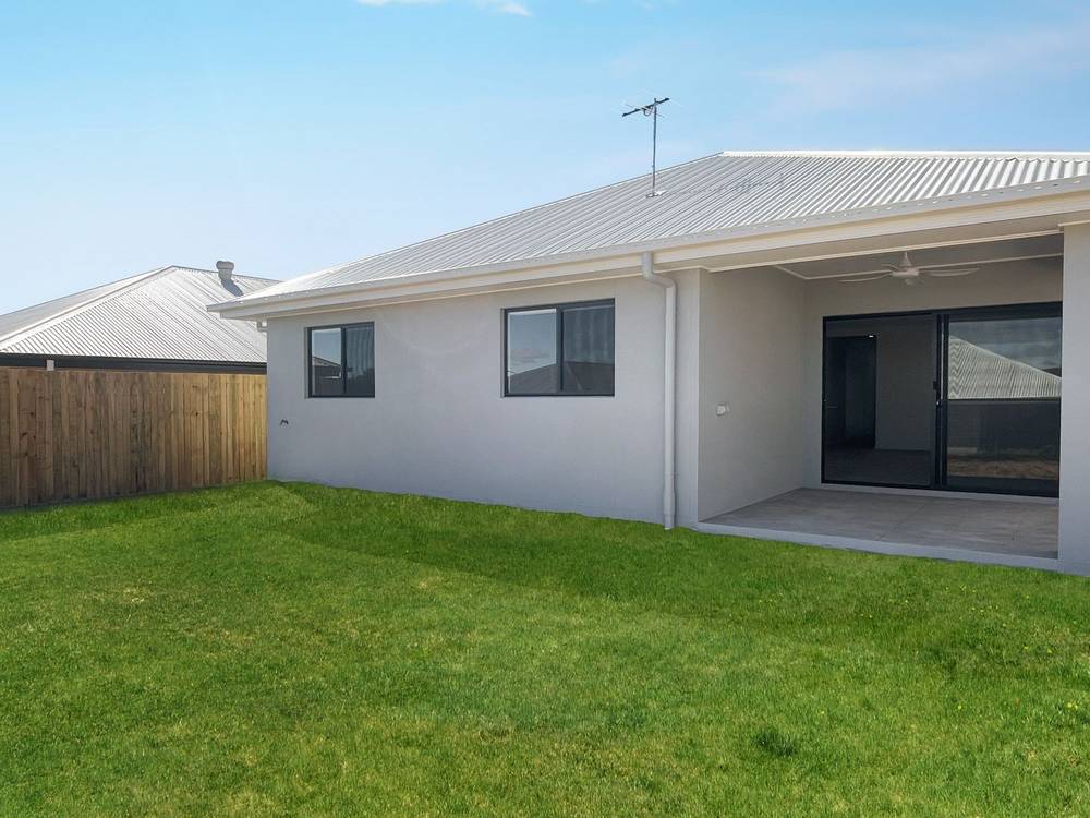 84 College Drive, FLAGSTONE, QLD 4280