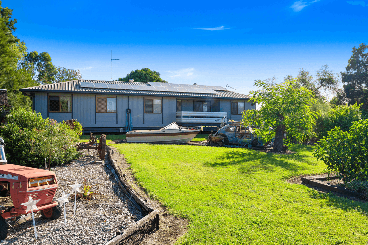 18 Graman Street, KINGSTHORPE, QLD 4400