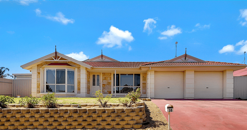 38 BECKHAM RISE, CRAIGMORE, SA 5114