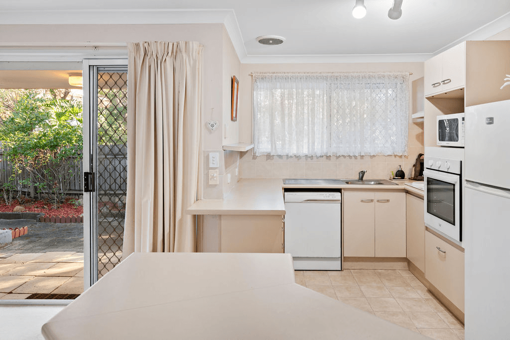 32/33-67 Edmund Rice Drive, SOUTHPORT, QLD 4215