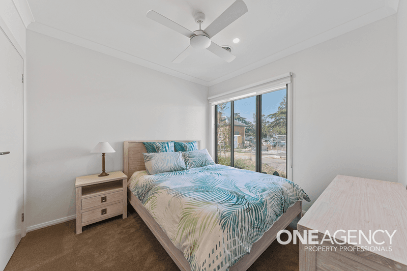 8 Oakwood Close, OFFICER, VIC 3809