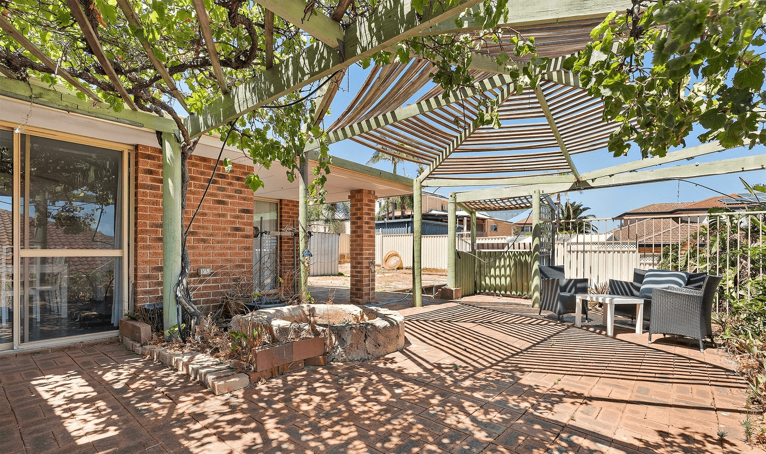 6 Berrigan Row, Halls Head, WA 6210