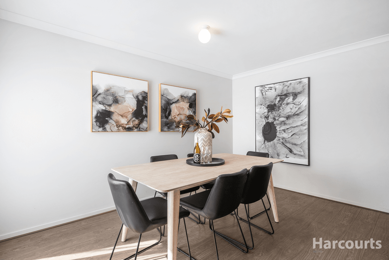 6 Jutland Close, CLYDE NORTH, VIC 3978