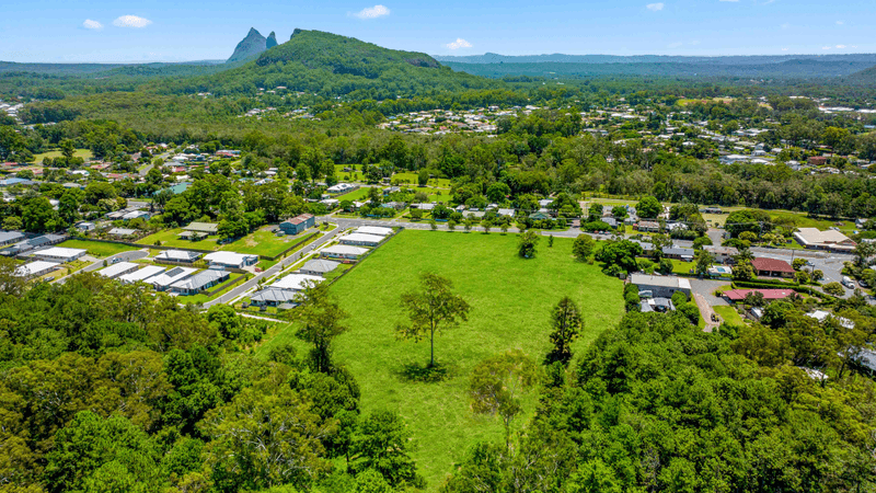 19 Coonowrin Road, GLASS HOUSE MOUNTAINS, QLD 4518