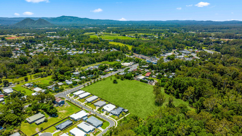 19 Coonowrin Road, GLASS HOUSE MOUNTAINS, QLD 4518