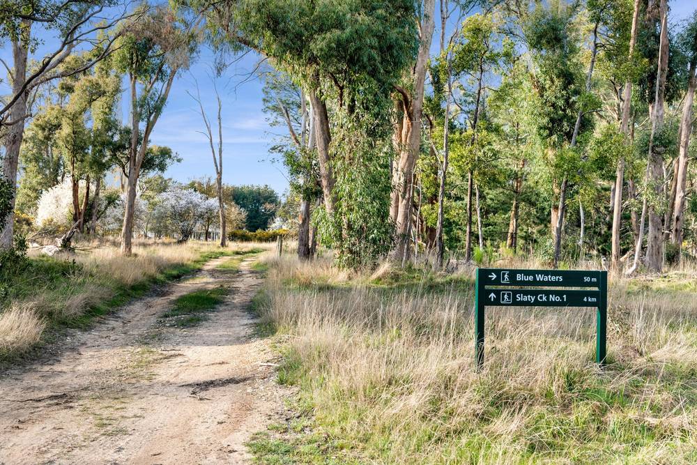 3 Oaktree Lane, CRESWICK, VIC 3363
