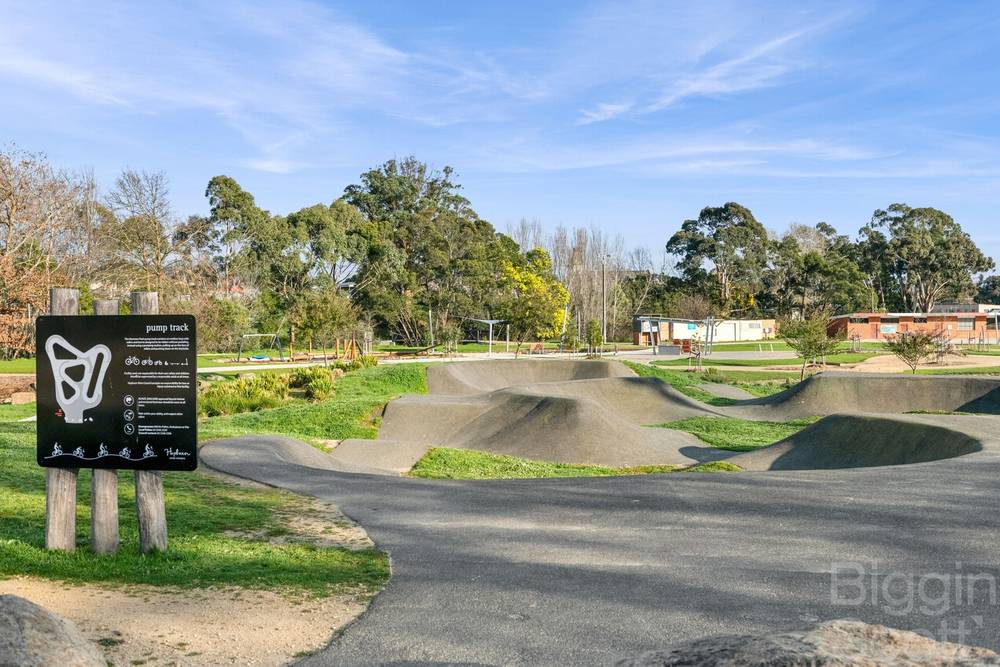 3 Oaktree Lane, CRESWICK, VIC 3363