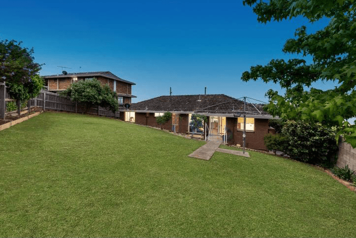 82 Barwon Boulevard, HIGHTON, VIC 3216