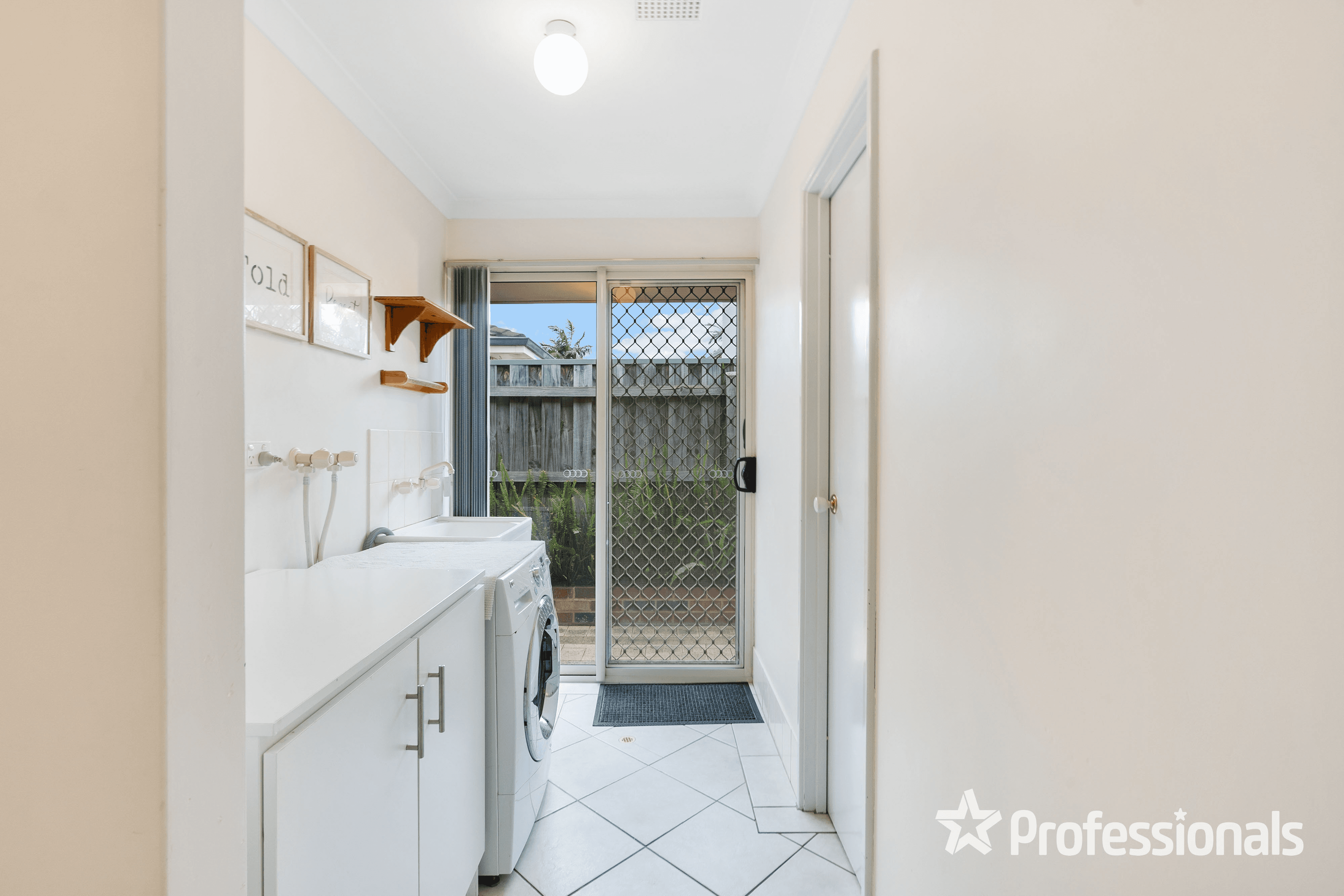 43 Cantrell Circuit, LANDSDALE, WA 6065