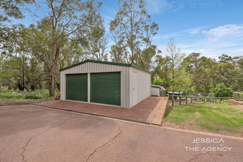 137 Palmateer Drive, Bickley, WA 6076