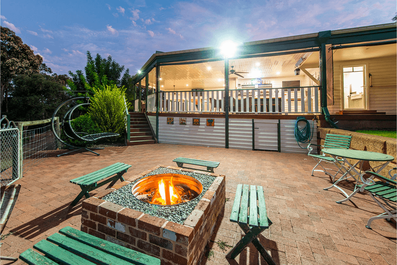 137 Palmateer Drive, Bickley, WA 6076